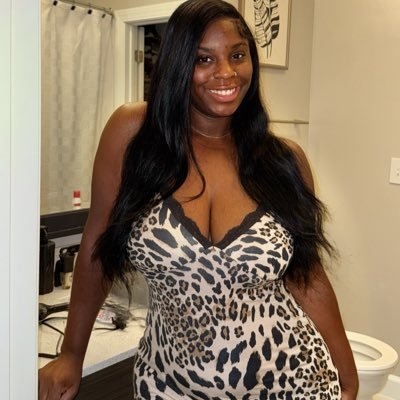 TilaShakeila_'s profile picture. 