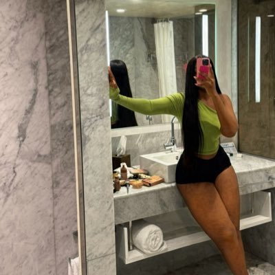 _ssteelaa's profile picture. 