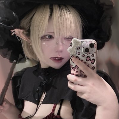 chiyusan_q's profile picture. マギアラボ-Q-見習い魔女の魔法研究所( @concafe_q )で魔法使いしてます🪄︎︎◝✩派手髪95kg 来店予約DMにて待ってます 研究日は #ちゆの診察じかん