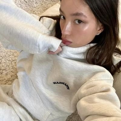 yrrimsie's profile picture. my favorite conspiracy is I am insane.