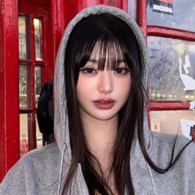 ivesbian's profile picture. written by sabrina carpenter, ariana grande and madison beer