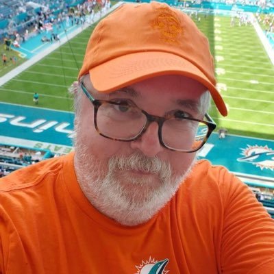 scottlucky12's profile picture. Do you care for a chat and get to know each other more better💯