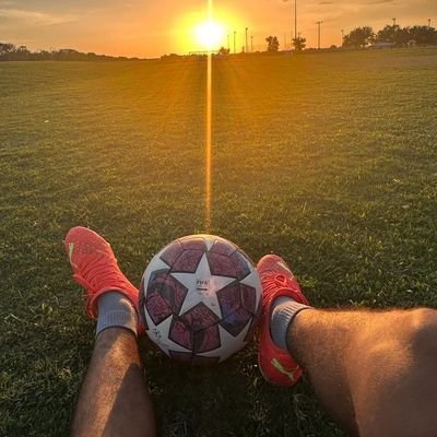 humble_bee_10's profile picture. There's no excuse for failure 
....
CHELSEA 💙💙💙 and REAL MADRID 🤍🤍🤍