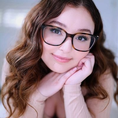 fjhar48865526's profile picture. 