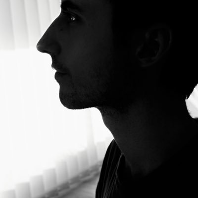 LotusBleu2602's profile picture. Psy pas prêt d’être au chômage
