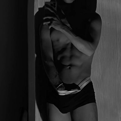 HuuThinh4746's profile picture. 