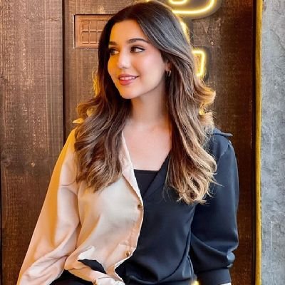Damlakl_'s profile picture. Hala hayattayız ve
Yıldızlar gökyüzünde ✨