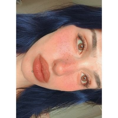 ipeklerle's profile picture. Techno Ve Şarap Kadını 🎶🍷