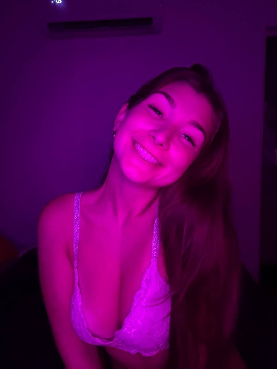 CLIFFASTRA's profile picture. hiii nineteen f - new alt
looking for cool people /besties for convos