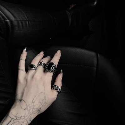 rishoovampir's profile picture. ONLY VAMPIRES CAN LOVE YOU FOREVER