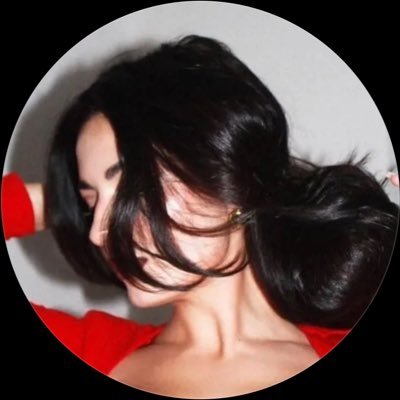 e_5lli's profile picture. صدري رحّب بس صدتي مُره.