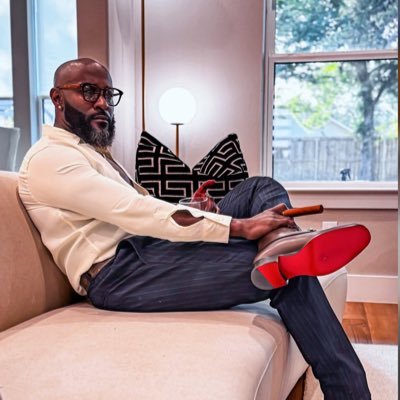 OCaldwell91040's profile picture. 🙏God Fearing | Interior Designer | Personal Trainer| TikTok 400k+ | Facebook 410k |🏠Owner | Dallas, TX !!