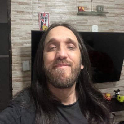 ponte_vitor's profile picture. Em constante mudança