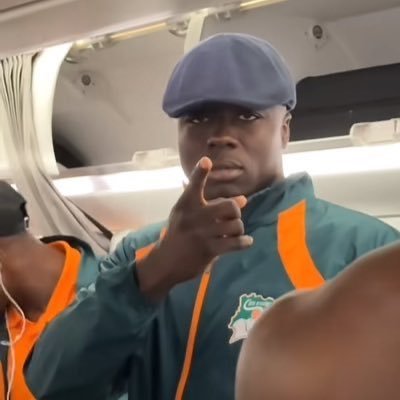 LeLimitless225's profile picture. petit t’as pas l’argent tu peux pas daba les vrais go