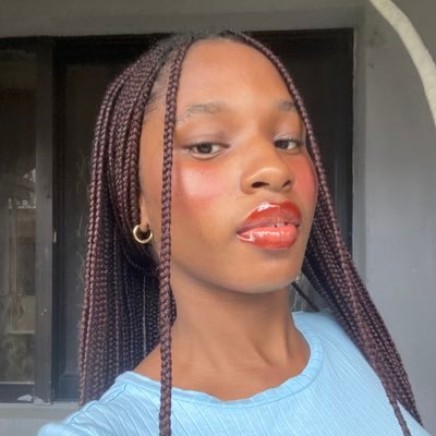 ay0ghale's profile picture. Believer | Designer | HER 😵‍💫