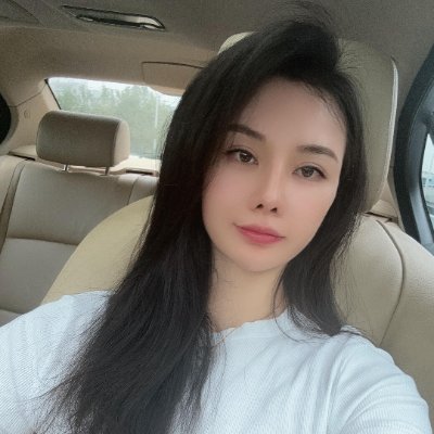 Vivianhm0's profile picture. Politics, chaos, and constant online chatter 👀🔥