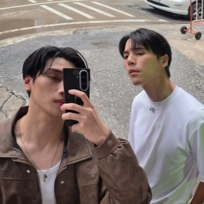 @hyunghyukies