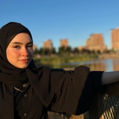 Noor_and_Alaa's profile picture. 'Dental student🦷'.... Our message to the children in the world. We just want to live like you. We want to live without fear .Syria @NurveEla1 Tür