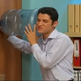 KusursuzSorumlu's profile picture. Emine Hanım'ın laz böreğini andıran ama yer yer farklı olan muhallebili baklava tatlısı