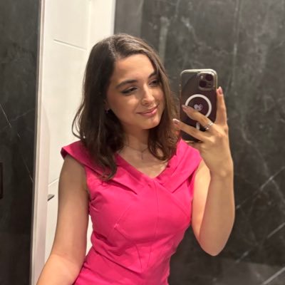 wierdnotwierd's profile picture. این تیتاب طلایی برا تو که بلایی🧁