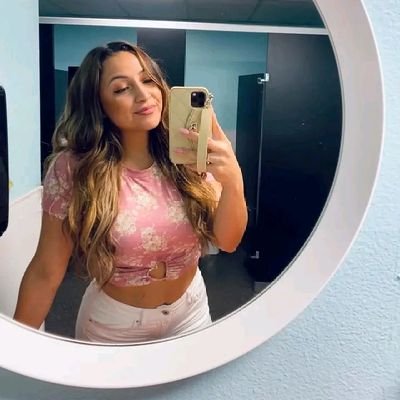 ms_jenny_boo74's profile picture. Hi it's your social girly Ms jenny boo ✨
To love and be loved is to feel the sun from both sides.