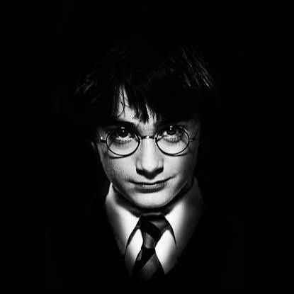 ar0xw's profile picture. Le vent se lève , ll faut tenter de vivre.