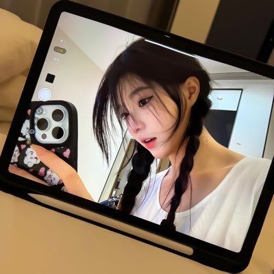 ratujole's profile picture. 