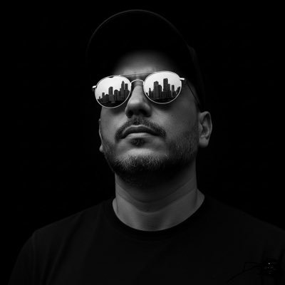 ErikPuentesE's profile picture. Periodista • Publicista •  Estratega digital.