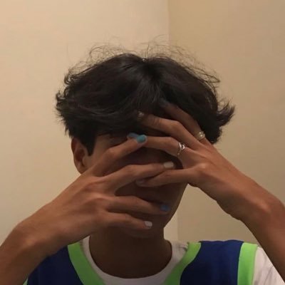 Rgh11_'s profile picture. ما كلُّ روحٍ عن أساها تُفصح