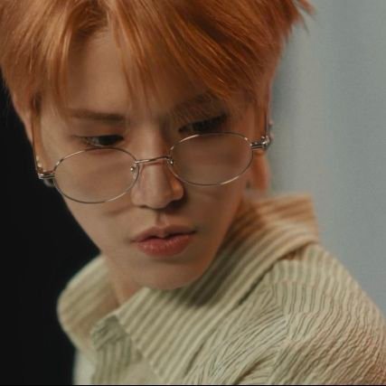 rwooism's profile picture. Full-time #onedoor, part-time #studytwt.