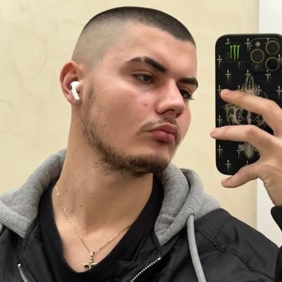 IINTlMATEFLESH's profile picture. 