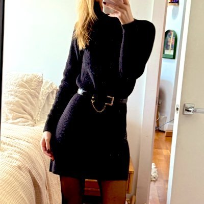 TheaCamilleXO's profile picture. Embracing the absurd, exploring the romantic. Wandering thoughts and dream travel.