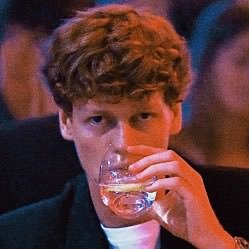 goldenheartvhes's profile picture. doesn’t matter whether you live in a house, a flat or a boat: it’s love that turns wherever you live into a home *:⋅*｡⋆ *:⋅*｡⋆ ♡