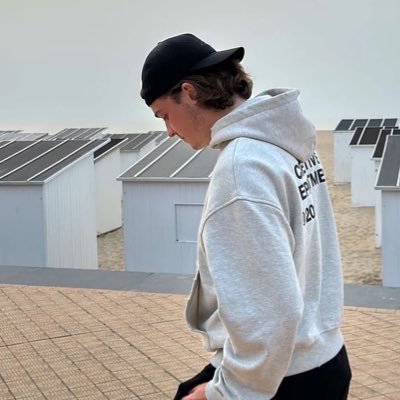 tomshr29's profile picture. Web & Mobile Developer