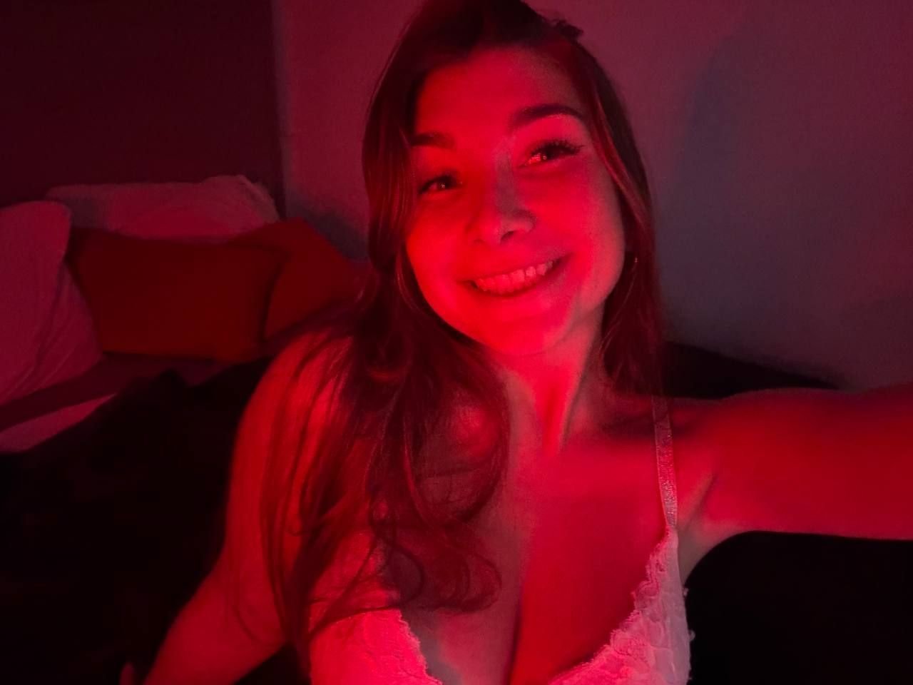 FEhtel75459's profile picture. heyyy nineteen f - backup acc
searching for cool people /besties to vibe with