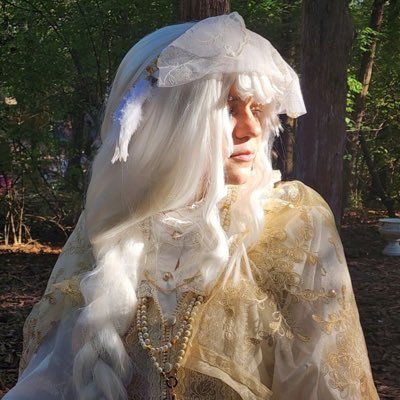 Pomodowl's profile picture. 24, Cosplayer🌼 States SMP, Life series, TMA, Empires, and MXTX🌼