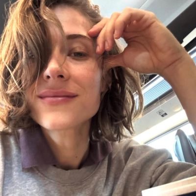 goldsjauregui's profile picture. i just wanna see u shine | agb, lmj, emma darcy and florence pugh enthusiast | wlw | fan acc