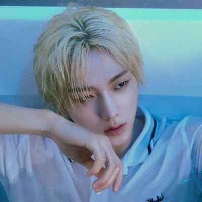 sunogho's profile picture. He, 𝖲𝗎𝗇𝗀𝗁𝗈, is the gentle @BoyNextHeart who puts you at ease. (2003)