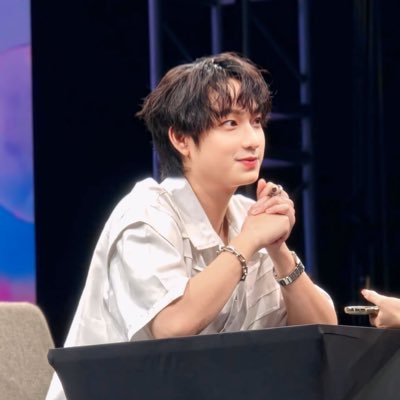 lunaformon97's profile picture. kesibukan dah selesai, mari bucin chimon dan auausave lagi 🙂‍↔️