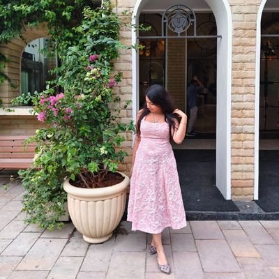 AnujaSanya6464's profile picture. Holding onto Sabar 💐