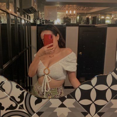 vivianamv98's profile picture. 👻:vivianavm98