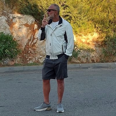 robertdemirel's profile picture. 