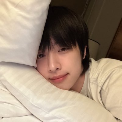 qsW0ymKSiO72228's profile picture. 