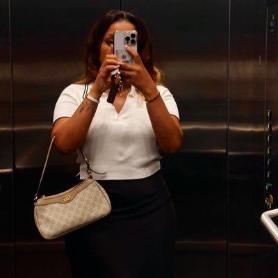 Avaslucy's profile picture. Just living my best life out here in the country✌️. Loving the peace and quiet and all the fresh air! I'm a girl who's never been afraid of a little dirt