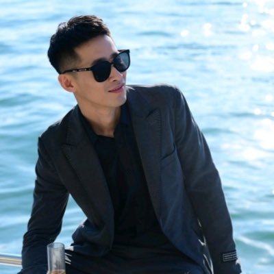 WSSBmm00's profile picture. 放得开 🍑 💦 本人黑逼 ，喜欢假鸡，自插，互插，粗口， 长期苏州，上海，南京