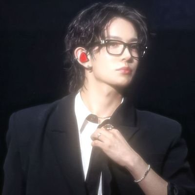 engnbm's profile picture. Army, Engene, Monstiezᱬ,Dive(Muti)
Respect every artist 
She/Her
music lover
DON'T FOLLOW ME IF YOU HATE ANY ARTIST 
I WON'T TOLERATE 
🇮🇳🕉
POLITICAL post