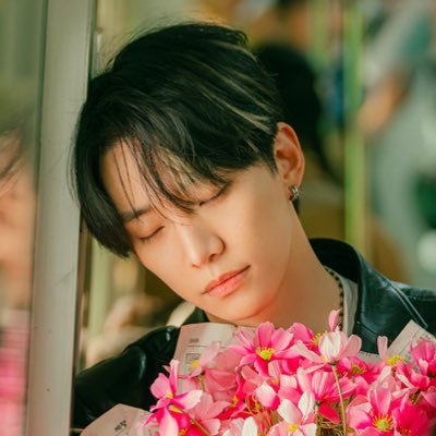 Daisyit_125's profile picture. | 🌟𝙇𝙀𝙀 𝙅𝙐𝙉𝙃𝙊 𝙁𝘼𝙉 𝘼𝘾𝘾𝙊𝙐𝙉𝙏🌟 | 준호가 너무 좋은 늦덕이에요,,💛 같이 행복한 덕질해요🫶