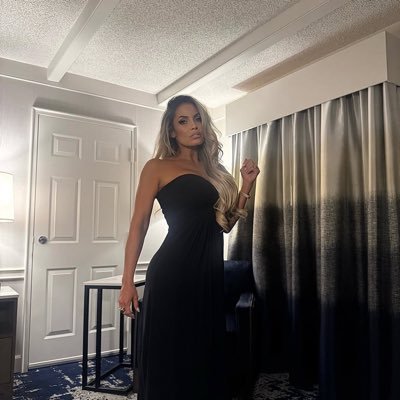 HueroHuero39583's profile picture. 🇨🇦🇺🇸✌️✌️🤙🤙 text to 951-582-6660, my sister Patricia Anne Stratigeas