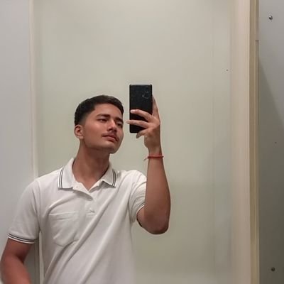 ArnaavSinghh's profile picture. Beginner in Java 🔰 | Sharing my 90-day coding journey 🚀 | Learning. Breaking. Fixing. Growing
