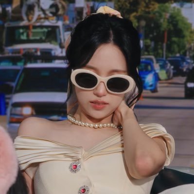 svtwiucian's profile picture. seventeen, twice, & iu are my lifelines ~ ww, mm ‹𝟹
